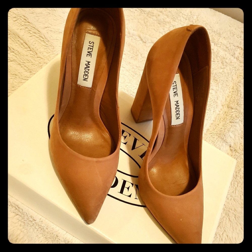 Steve Madden Camel Nubuck Pumps